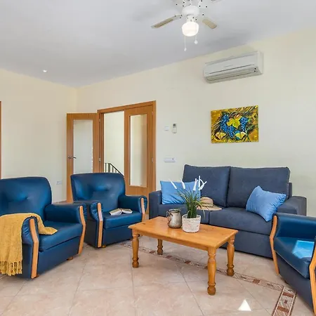 Novamar B فيلة
